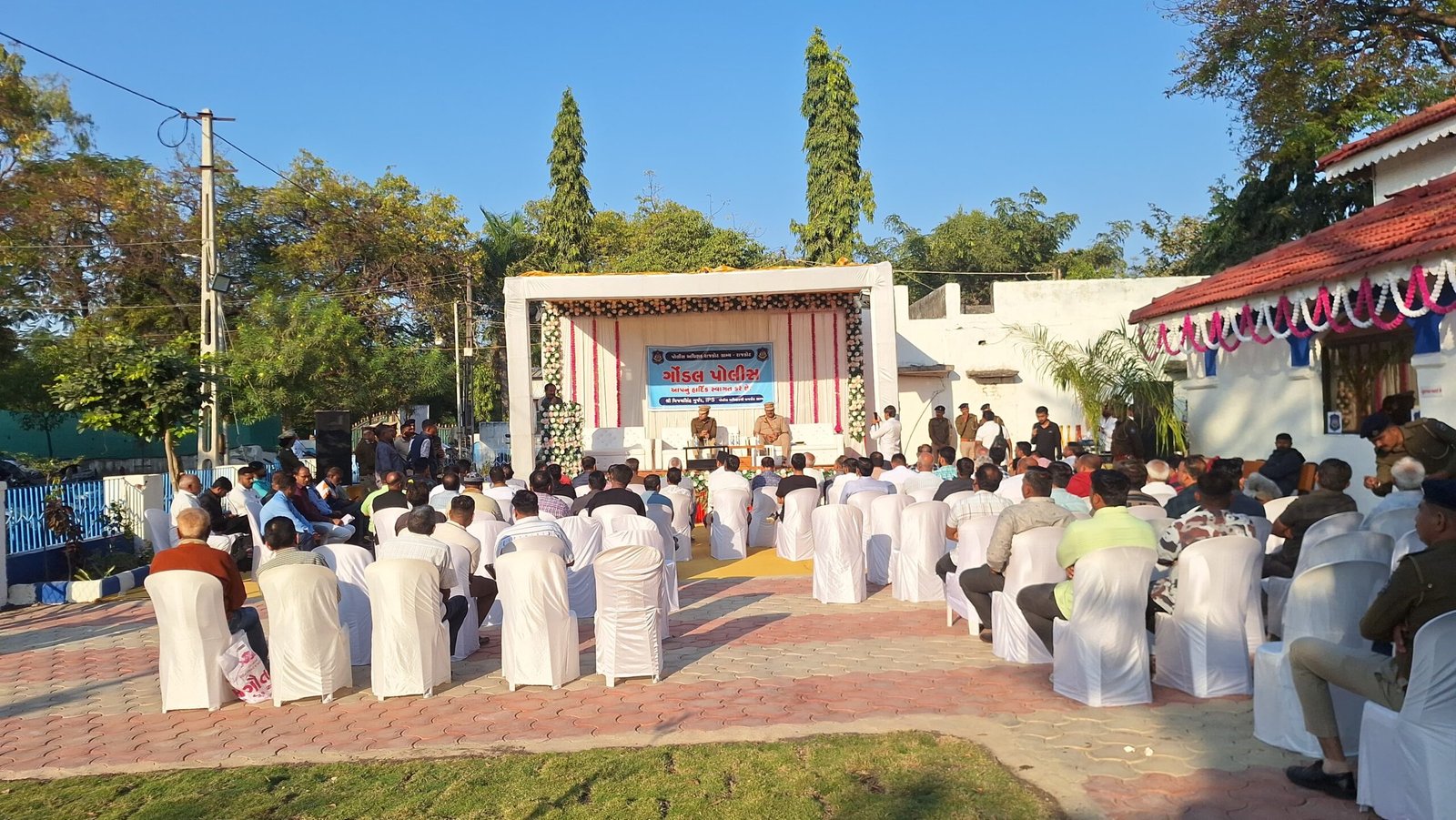 ગોંડલમાં એસપીનો લોક દરબાર : રજૂઆત ધ્યાન ન લેવાયાનો કોંગ્રેસે કર્યો આક્ષેપ