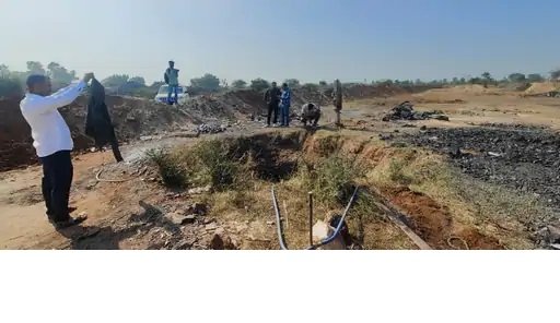  થાનગઢ નજીકના ચોરાવીરામાં કાર્બોસેલના કુવામાં ભેખડ ઘસી પડતા બે મજૂર દટાયા?