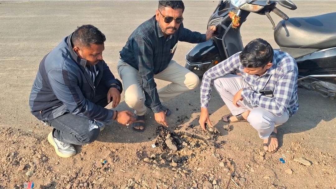 ધોરાજી નેશનલ હાઇવે પર સર્વિસ રોડના કામમાં લોટ, પાણીને લાકડાનો આક્ષેપ