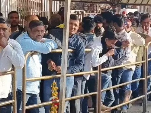 ૨૦૨૬ની શરૂઆત દેવસ્થાનોમાં શિશ નમાવી કરતા શ્રધ્ધાળુઓ