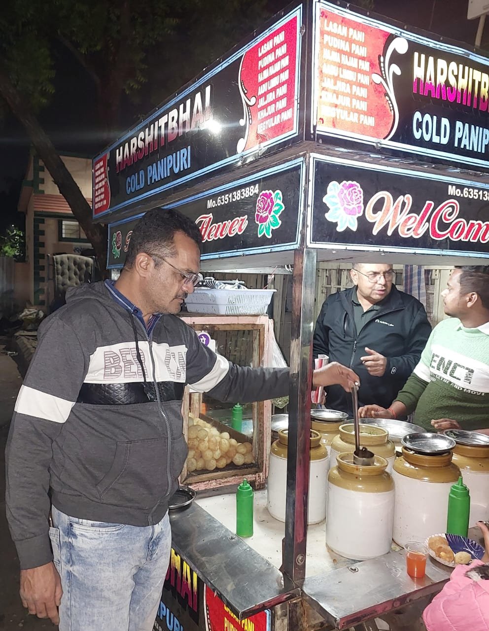 ટાઇફોઇડ સામે સર્તક, પાણીપુરીના ૪૦ વેપારીને ત્યાં દરોડા