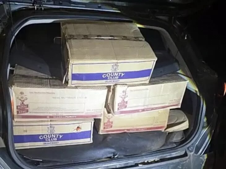  પોલીસ જવાનોએ રાજસ્થાનમાંથી વિદેશી દારૂની ભરેલી કારનો દાહોદમાં અકસ્માત