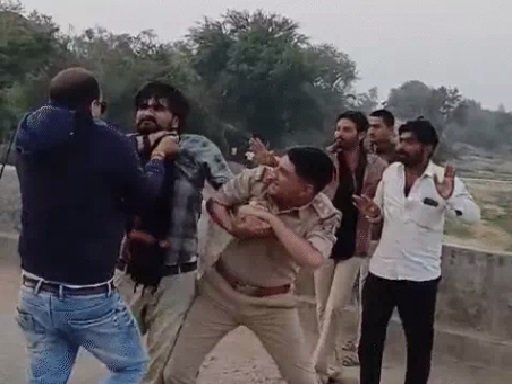 મહુવાના મોટા ખુંટવડા નજીક માલધારી અને ફોજદાર વચ્ચે છુટાહાથની મારામારી