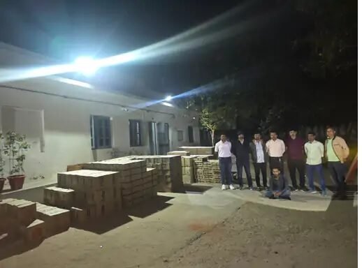 દાહોદ-મહેસાણા જિલ્લામાંથી ત્રણ કરોડનો વિદેશી દારૂનો જથ્થો ઝડપાયો