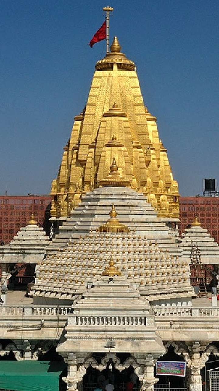  રાજકોટના શ્રધ્ધાળુએ માં અંબાજીના ચરણોમાં કર્યુ 33 લાખનું સોનુ અર્પણ