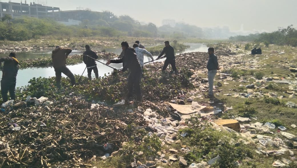 તંત્રના ચોપડે દર્દીઓમાં ઘટાડો, સરકારી અને ખાનગી હોસ્પિટલમાં લાંબી કતારો