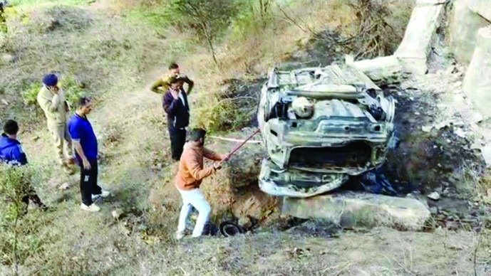 આટકોટ પાસે સીએનજી કાર અગનગોળો બની, ત્રણ શિક્ષકો જીવતા ભુંજાયા