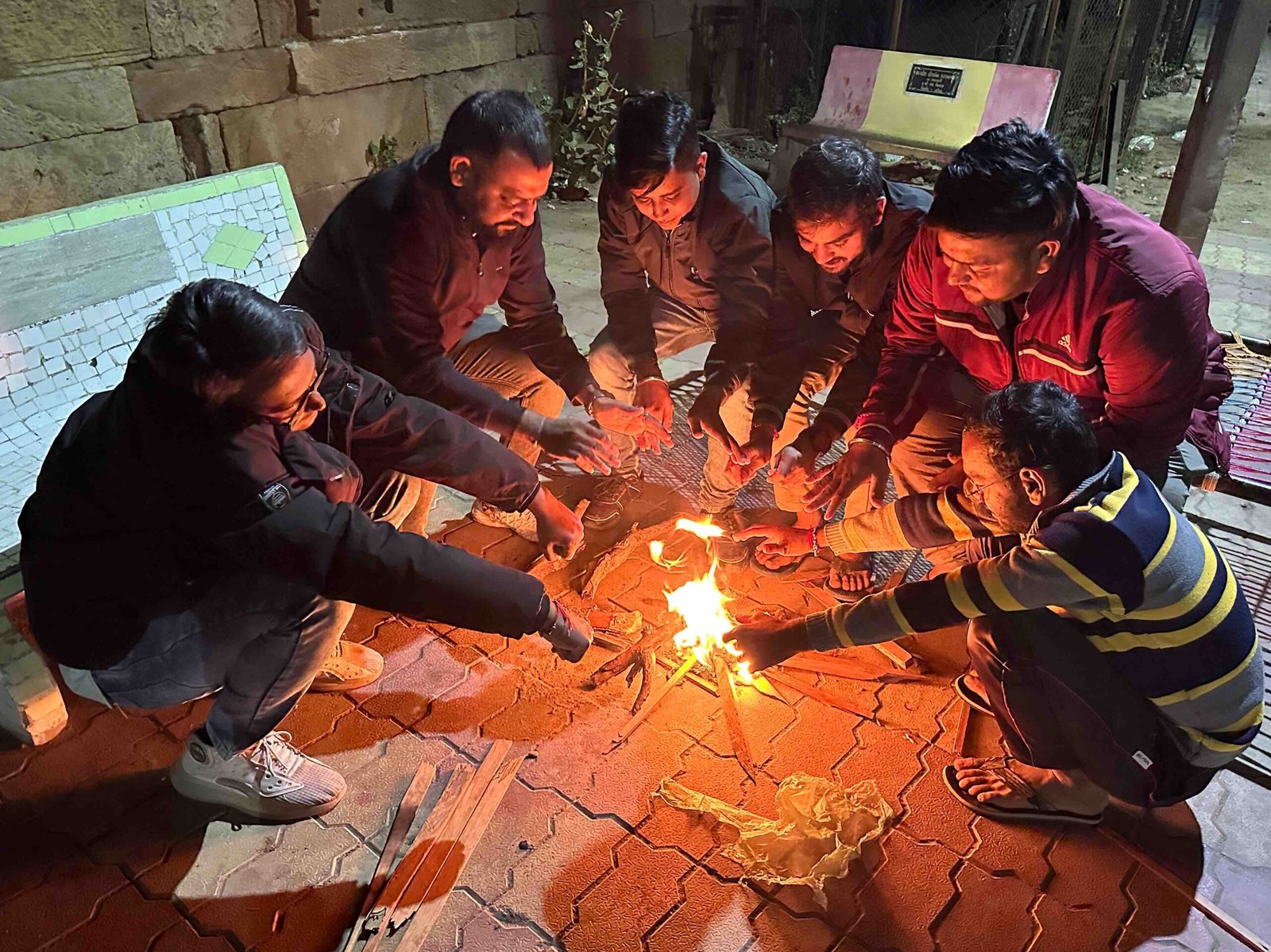 રાજકોટમાં ૨૪ કલાકમાં ૮ ડિગ્રીનો ઘટાડો : શહેરીજનો ઠુંઠવાયા