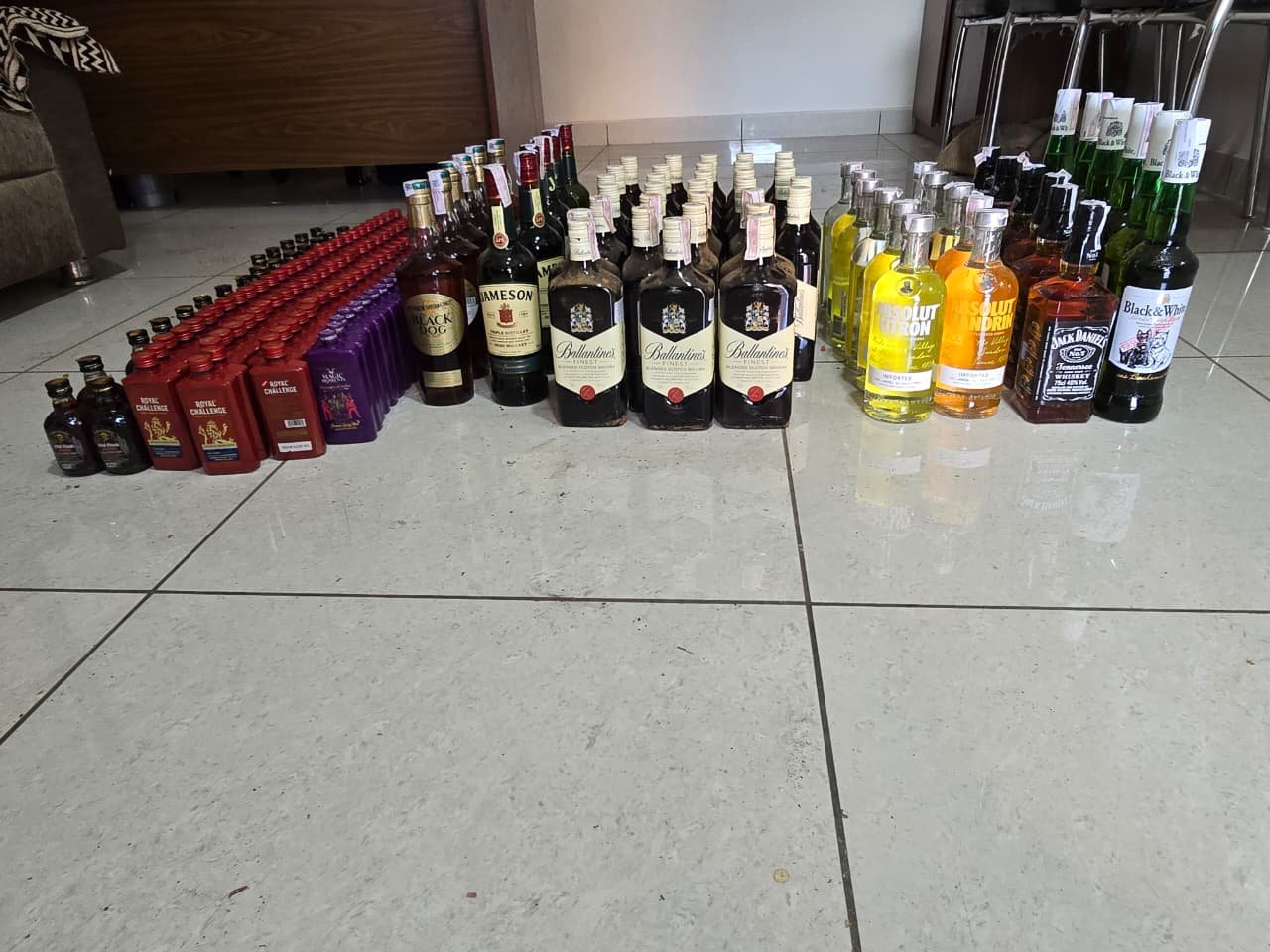  વેરાવળમાં બે સ્થળેથી 5.85 લાખનો દારૂનો જથ્થો ઝડપાયો