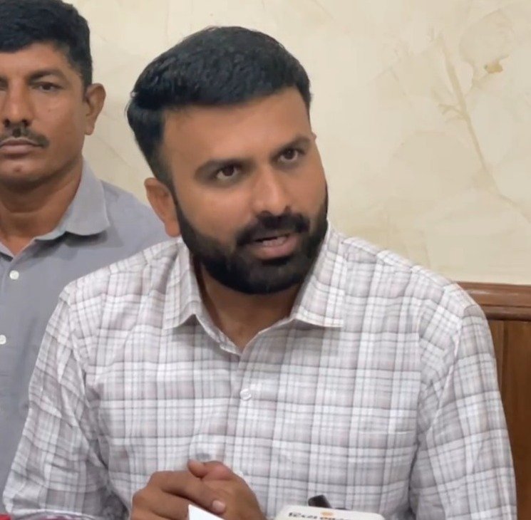 રાજકોટમાં રાજુ કરપડાનો બળવો, ઈટાલિયા–સોરઠીયાને ગણાવ્યા ભાજપની ‘B ટીમ’