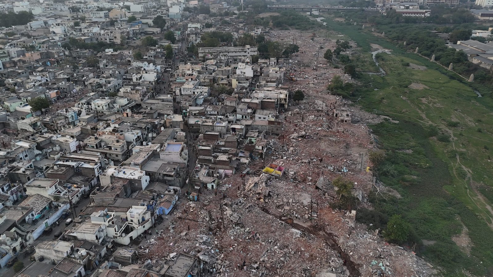 જંગલેશ્વરનો ચહેરો બદલાયો : ગેરકાયદે મકાનો પર કડક કાર્યવાહી