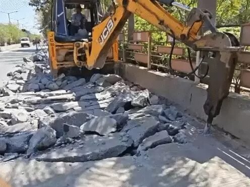 અમરેલીમાં એક મહિના અગાઉ ૧૧ કરોડના ખર્ચે બનાવેલ રોડમાં ભ્રષ્ટાચારનો ભરડો