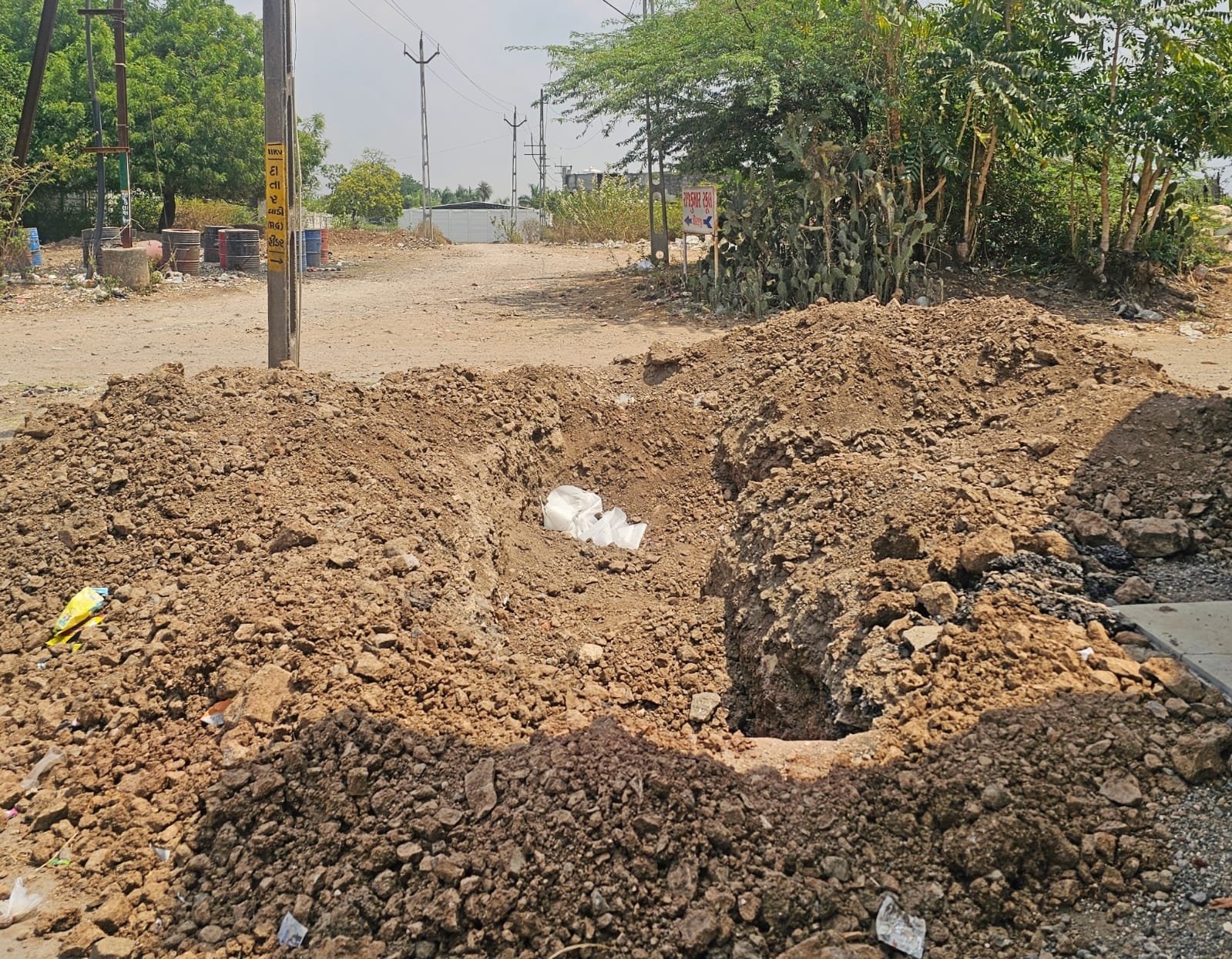 ધોરાજીના ખોડીયાર નગરના રહીશો ૨૨ દિવસથી પાણી વિહોણા : ઊનાળાના પ્રારંભે જ હાડમારી