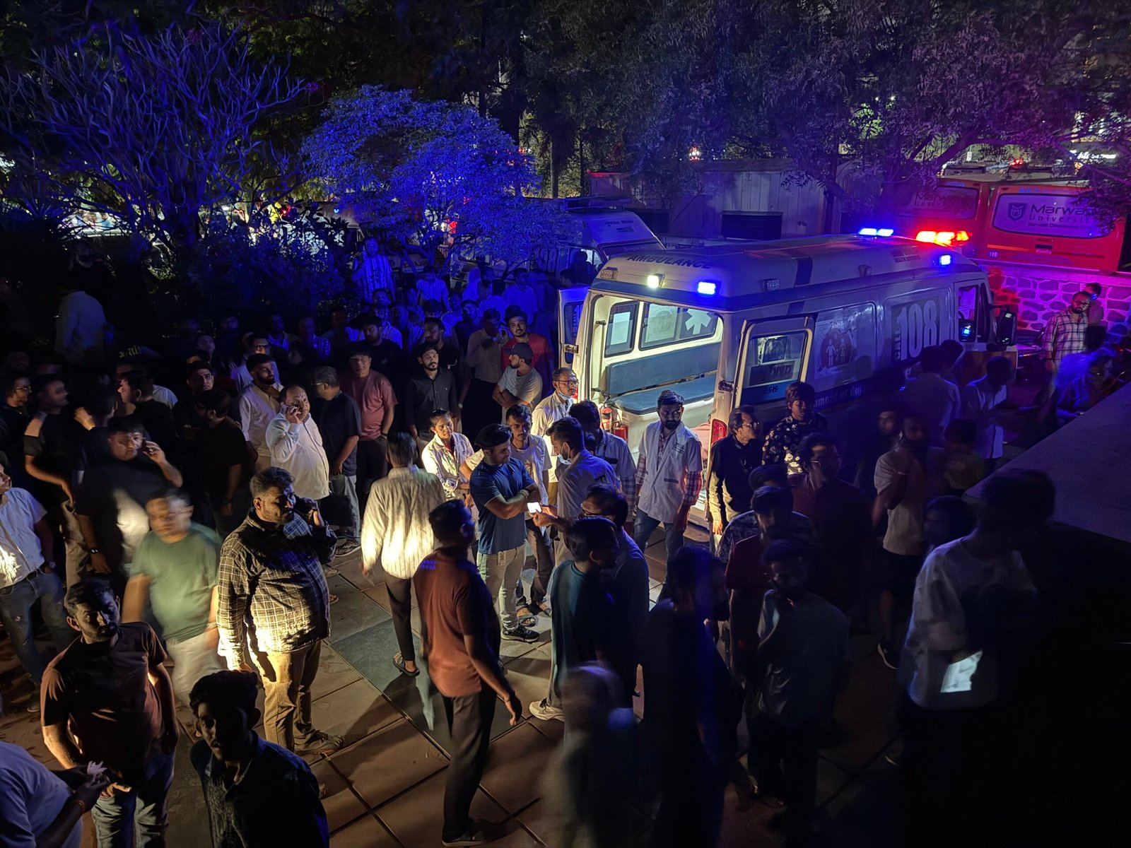 નાના મવા રોડ પર મારવાડી બિલ્ડીંગમાં આગ ભભૂકી