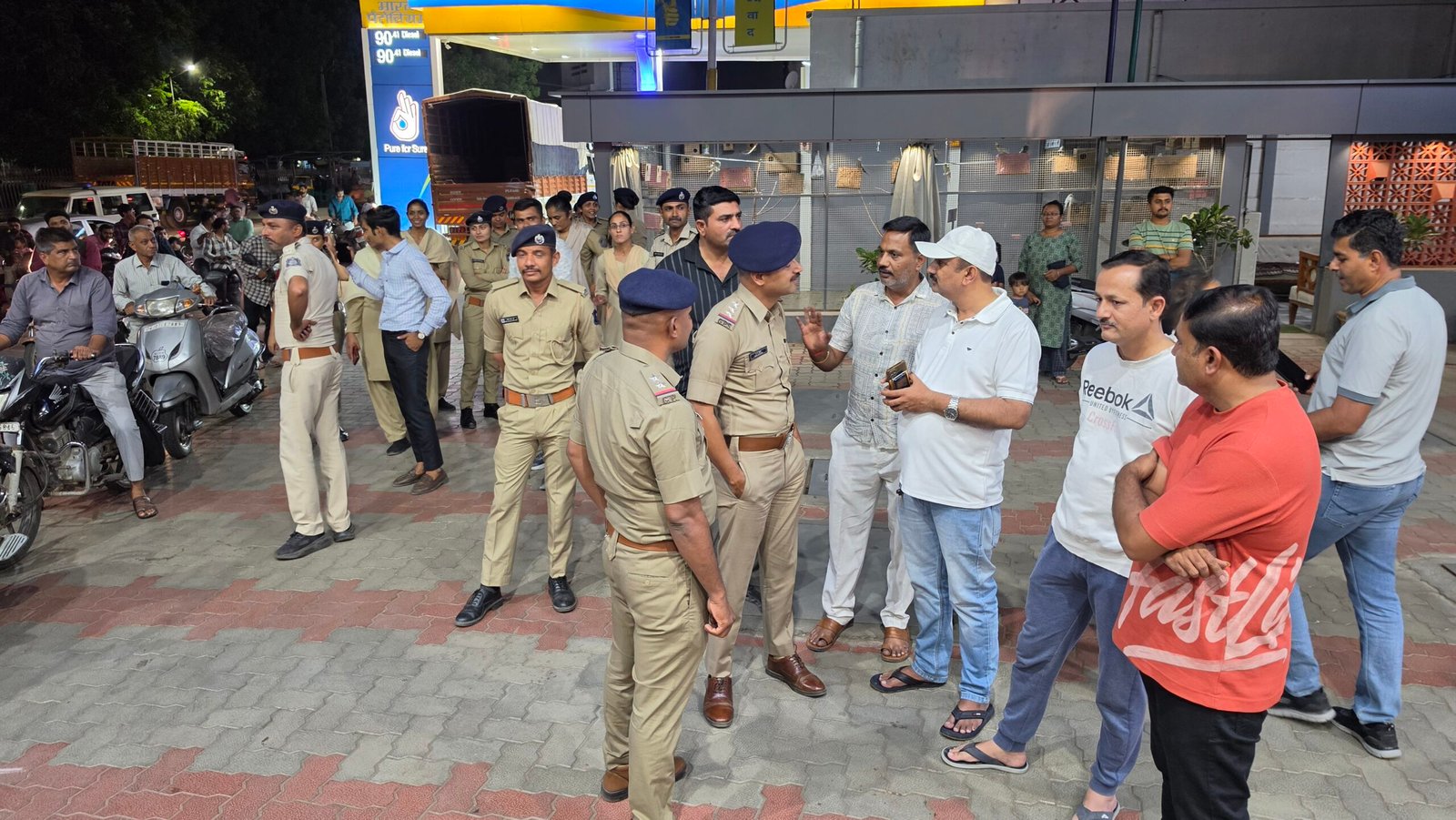 ગોંડલમાં પેટ્રોલ-ડીઝલની અફવાઓ પર તંત્રની લાલ આંખ; પોલીસ દ્વારા પંપો પર સઘન ચેકિંગ