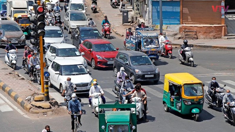 આકરો તાપ પડતા બપોરે ૧ થી ૪ શહેરના તમામ ટ્રાફિક સિગ્નલો રહેશે બંધ