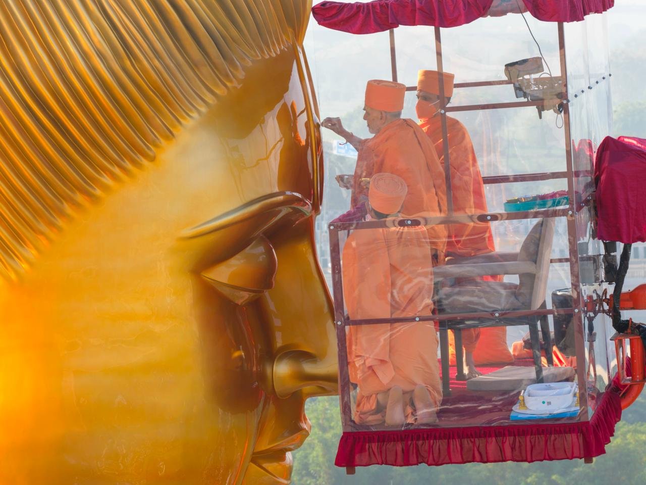 નીલકંઠ વર્ણીની વિશ્વની સૌથી ઊંચી એક પગ પર સ્થિતિ મૂર્તિની દિલ્હી અક્ષરધામમાં પ્રતિષ્ઠા