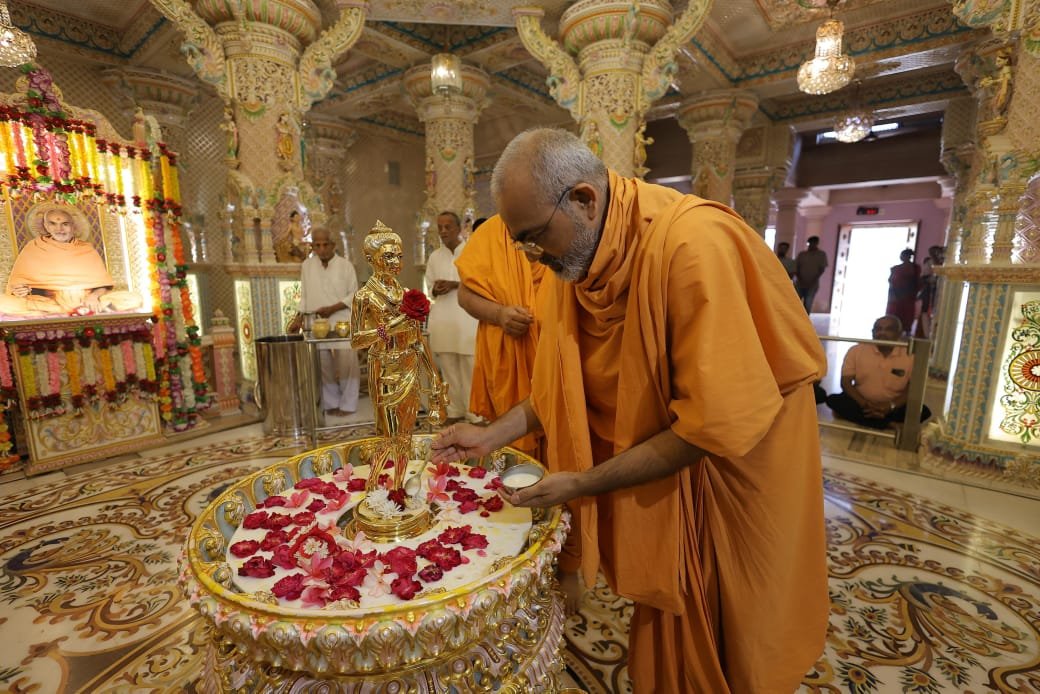 BAPS મંદિરે ભગવાન સ્વામિનારાયણના પ્રાગ્ટય મહોત્સવની દિવ્ય ઉજવણી કરાઈ