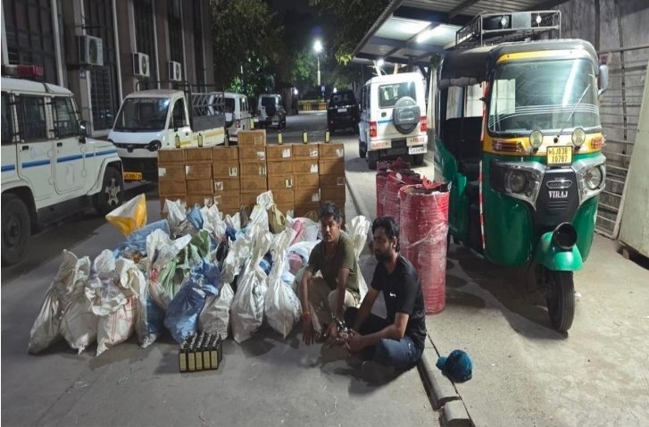 રેલનગરમાં PCB એ ભંગારના ડેલા અને ઓટો રિક્ષામાંથી 16.93 લાખનો ઇંગ્લીશ દારૂનો જથ્થો ઝડપ્યો