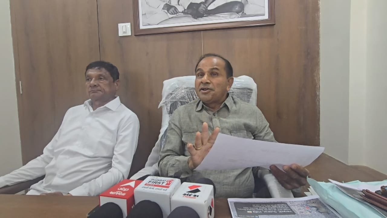  વેરાવળ પાલિકામાં માલ સામાનની ખરીદીમાં 1.5 કરોડની ગેરરીતિનો કોંગ્રેસે આક્ષેપ કરતા ચકચાર