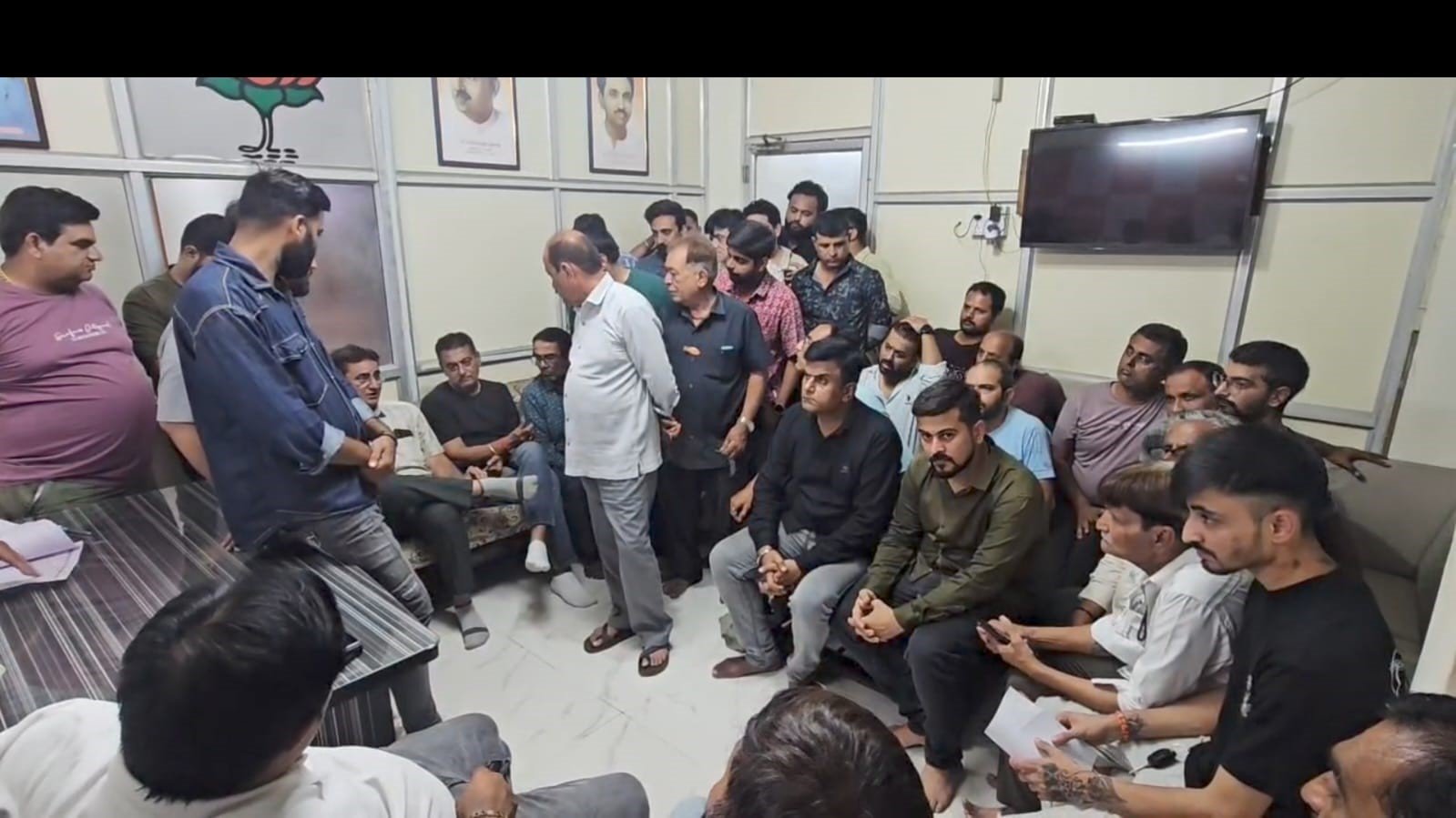 વેરાવળ-પાટણ નગરપાલિકા ચૂંટણીમાં ભાજપ-કોંગ્રેસમાં ટિકિટના બવંડર વચ્ચે નારાજગી ચરમસીમાએ પહોચી