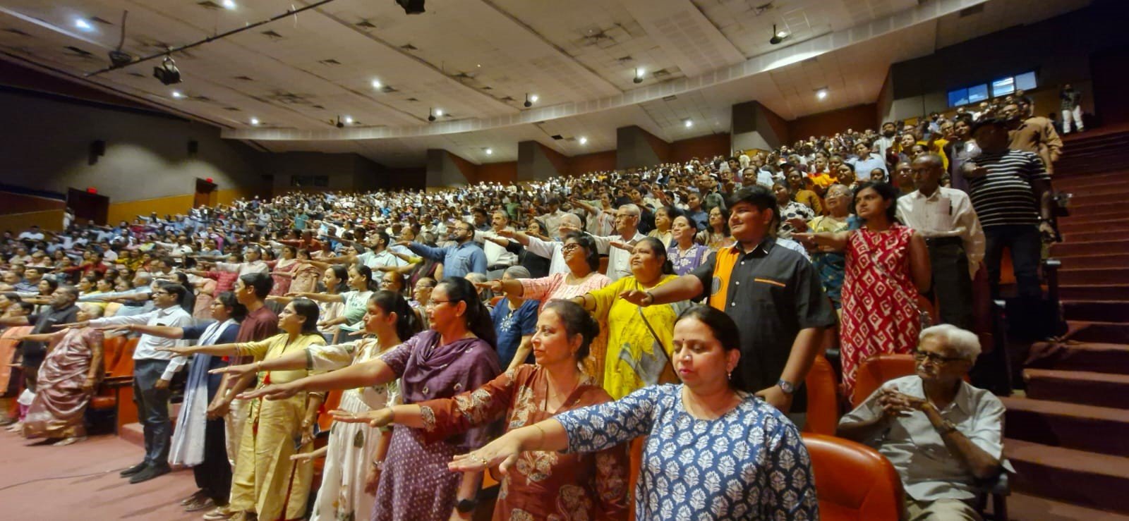 હેમુ ગઢવી હોલમાં ‘હું ચોક્કસ મતદાન કરીશ’ નો મંત્ર ગુંજ્યો