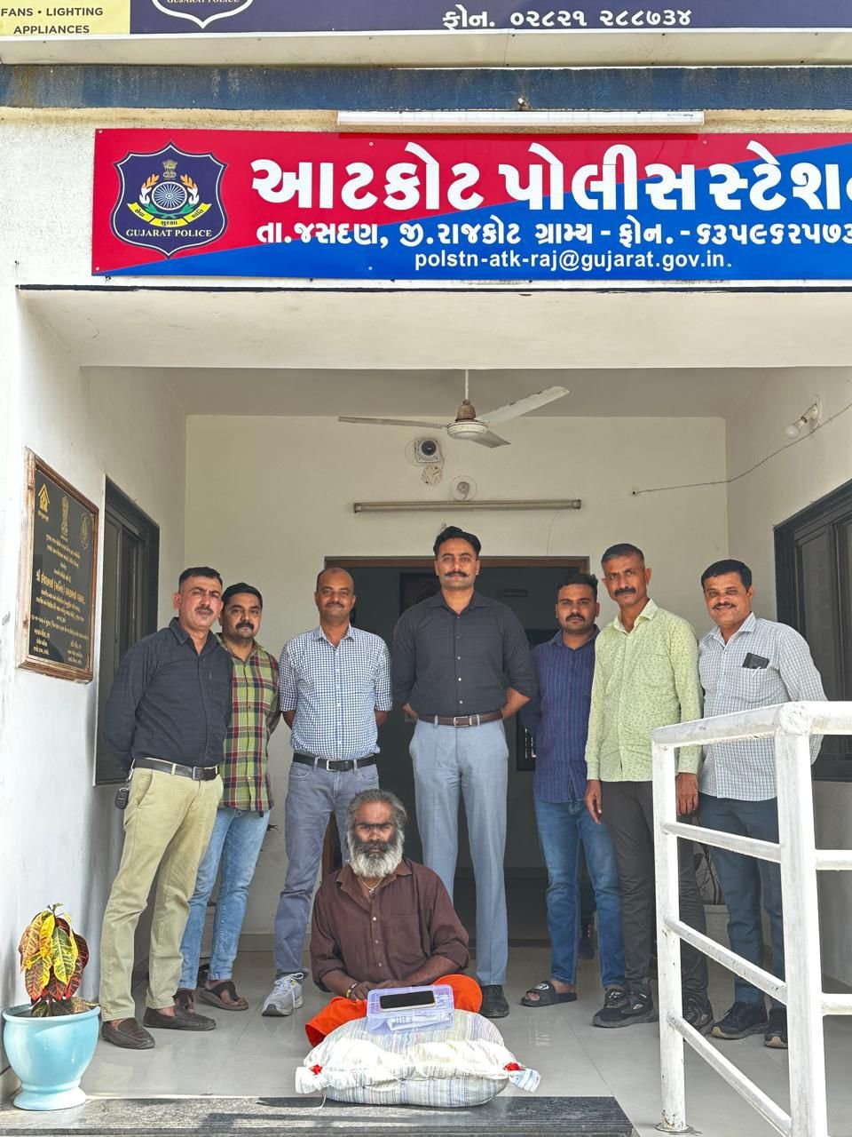 આટકોટ પંથકમાં સાધુના વેશમાં ગાંજાનો વેપાર કરતો નામચીન શખ્સ ઝડપાયો