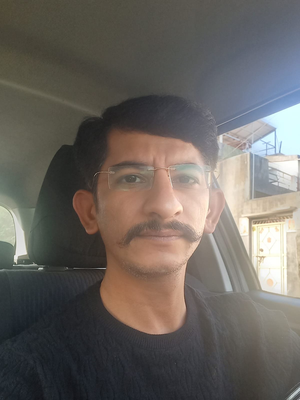 ગોકુલધામ આવાસ ક્વાર્ટરમાં પ્રેમિકાના ઘરે જમીન મકાનના ધંધાર્થીનો ગળાફાંસો ખાઈ આપઘાત