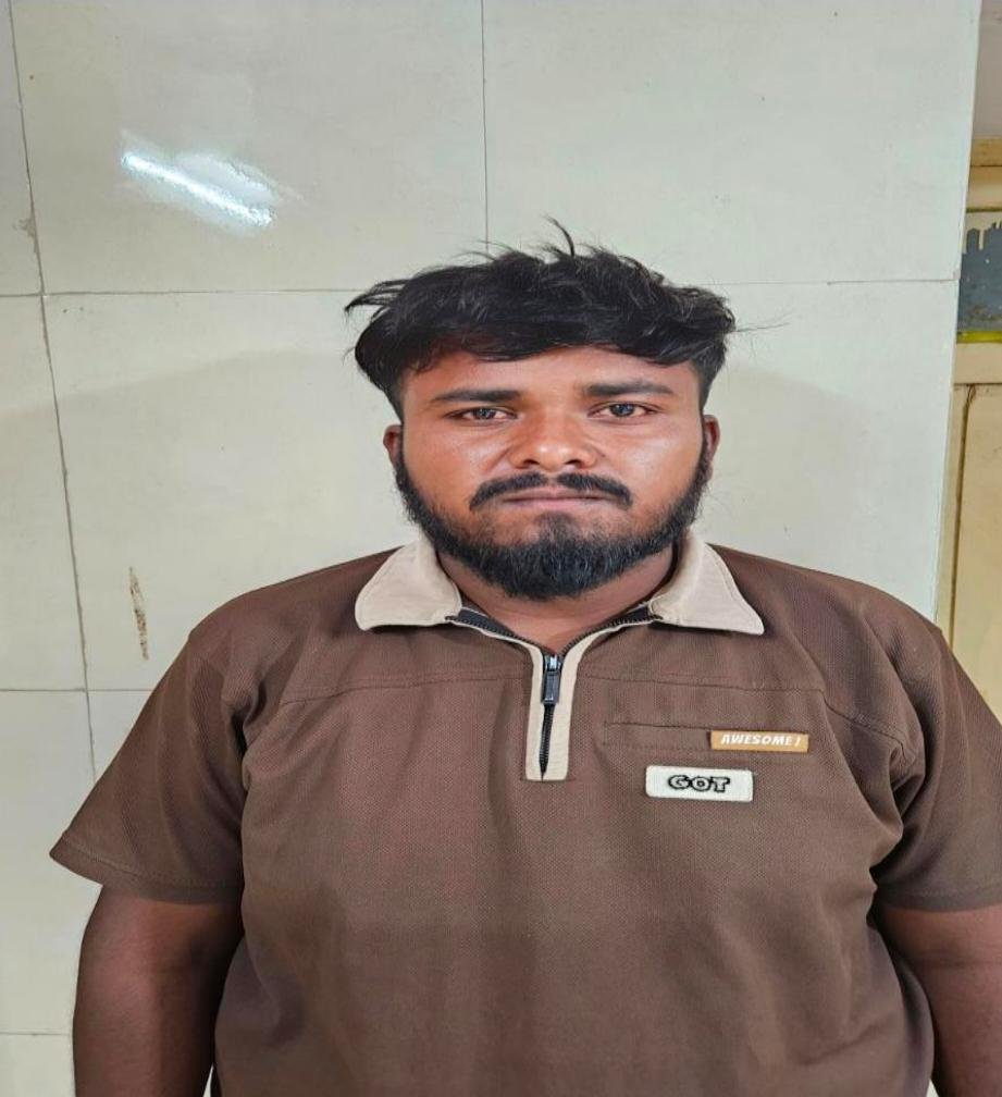 જેતપુર તાલુકાના ડેડરવા ગામની સીમમાંથી હથિયાર સાથે એક શખ્સ ઝડપાયો