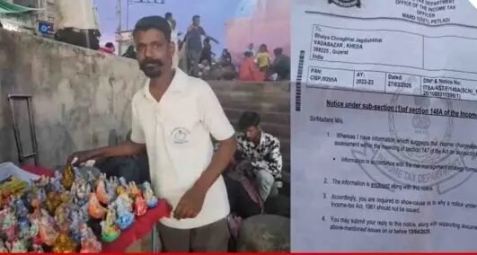  ડાકોરમાં પ્લાસ્ટિકની મૂર્તિઓ વેચાતા ફેરિયાને રૂ.૧૯ કરોડની ITની નોટીસ