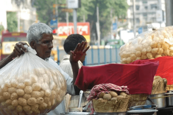 પાણીપુરી પર પ્રતિબંધ : ભૂજના લોડાઇ ગામમાં વધુ 3૪ લોકોને ઝેરી અસર