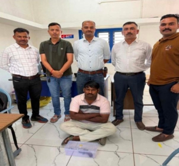 બિલીયાળા પાટીયા પાસે પિસ્તોલ સાથે શાપરના શખ્સને SOG એ ઝડપી લીધો