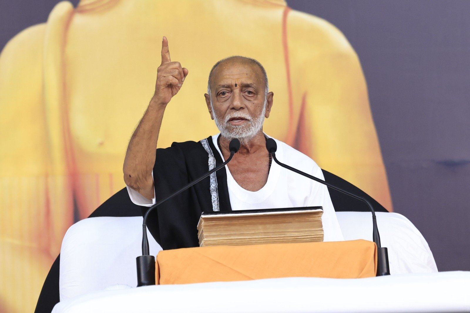  અણહક્કનું ખાઇ-ખાઇને આપણી જીભ સળગી ગઇ છે! મોરારિબાપુ