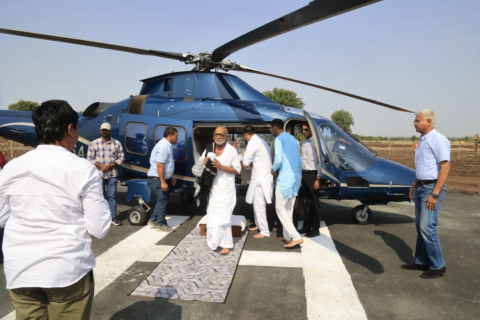 બેરખો એ મારૂ બેકગ્રાઉન્ડ છે : મોરારિબાપુ