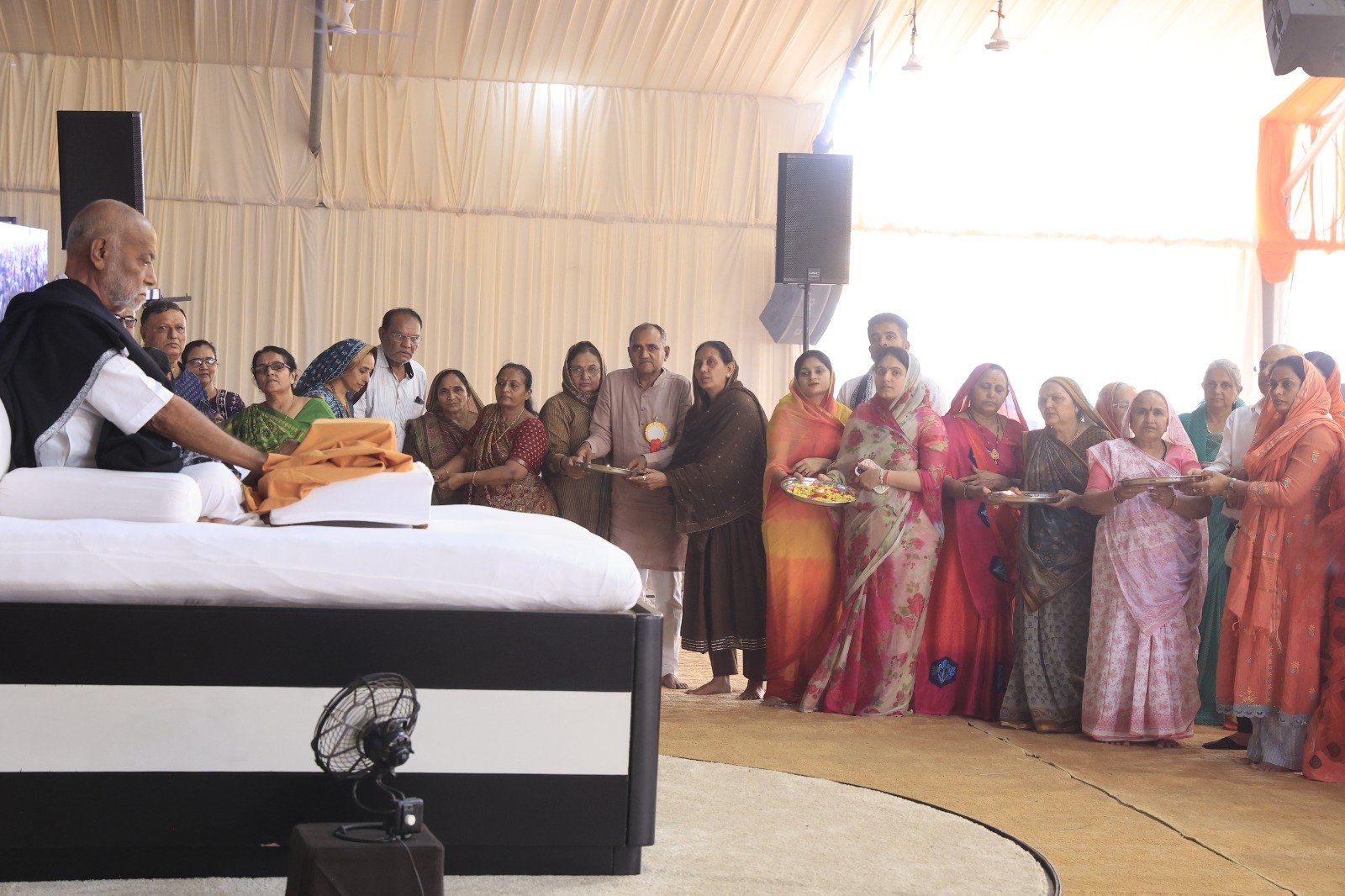 એક બીજાને કાપે, નિંદા કરે એને ધર્મ કહેવાય જ નહીં : મોરારિબાપુ