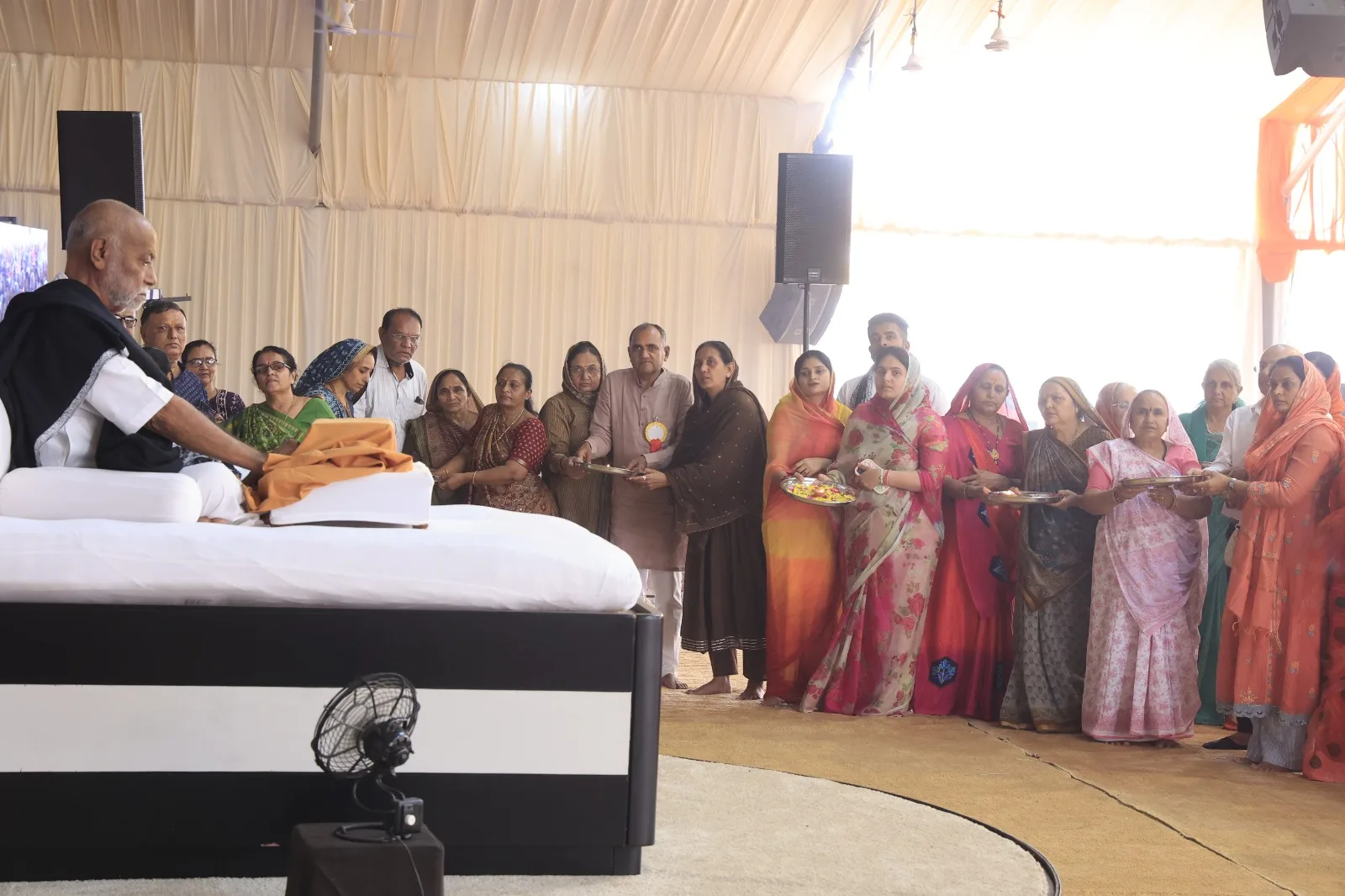 એક બીજાને કાપે, નિંદા કરે એને ધર્મ કહેવાય જ નહીં : મોરારિબાપુ