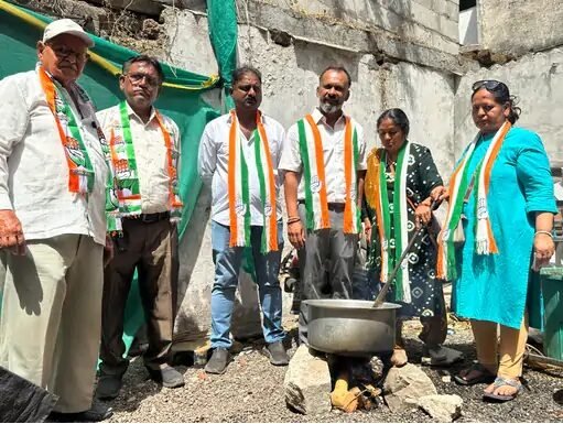 યુદ્ધના બહાને ગેસ ગાયબ? રાજકોટની ચૂંટણીમાં ચૂલા સળગ્યા, રાજકારણ ગરમાયું