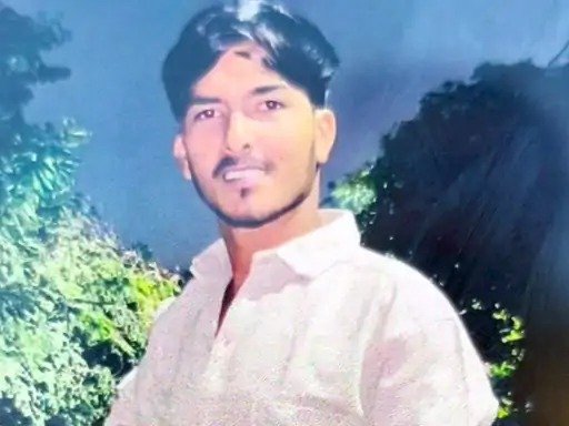 રામવન પાસે ખાણમાં ઝંપલાવી તો ચાની લારીએ કામ કરતા યુવાને ગળેફાંસો ખાઇ આપઘાત કર્યો