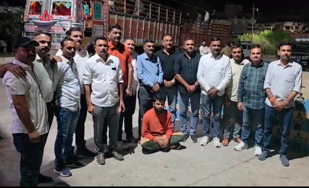 ચોટીલા નજીક રેન્જ આઇજી નિર્લિપ્ત રાયની ટીમે 1.46 કરોડનો દારૂ ભરેલો ટ્રક ઝડપ્યો