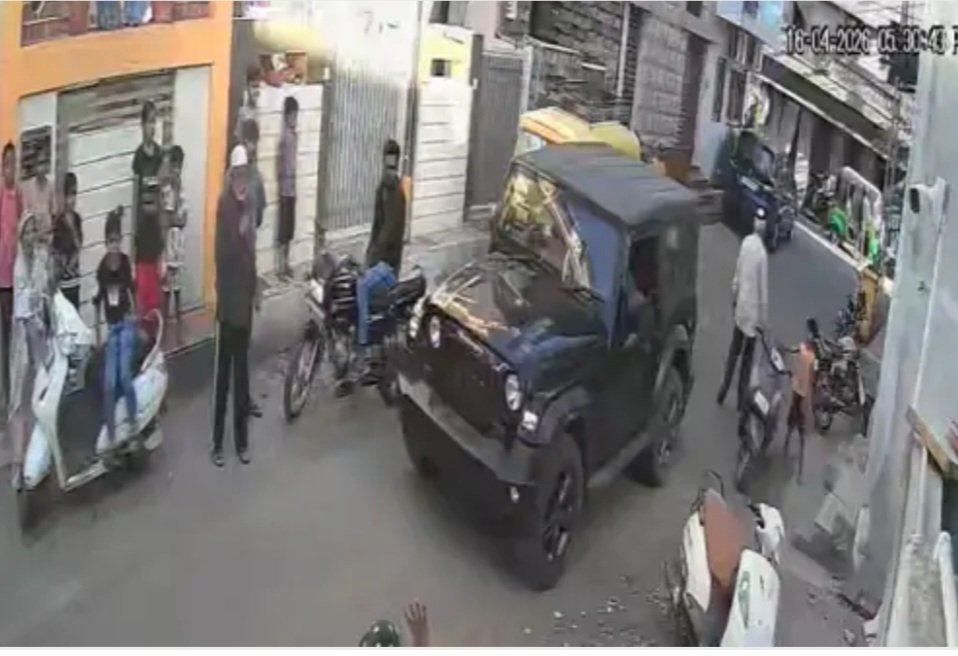 સાથે ન રહે તો પરિવારને ખતમ કરી દઈશ કહી પૂર્વ પતિનો જાહેરમાં આતંક