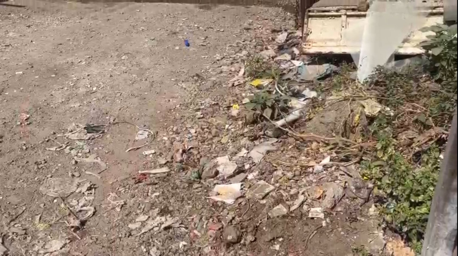 શિવમ પાર્કમાં થાળી વગાડી નેતાઓના વચનોનો વિરોધ