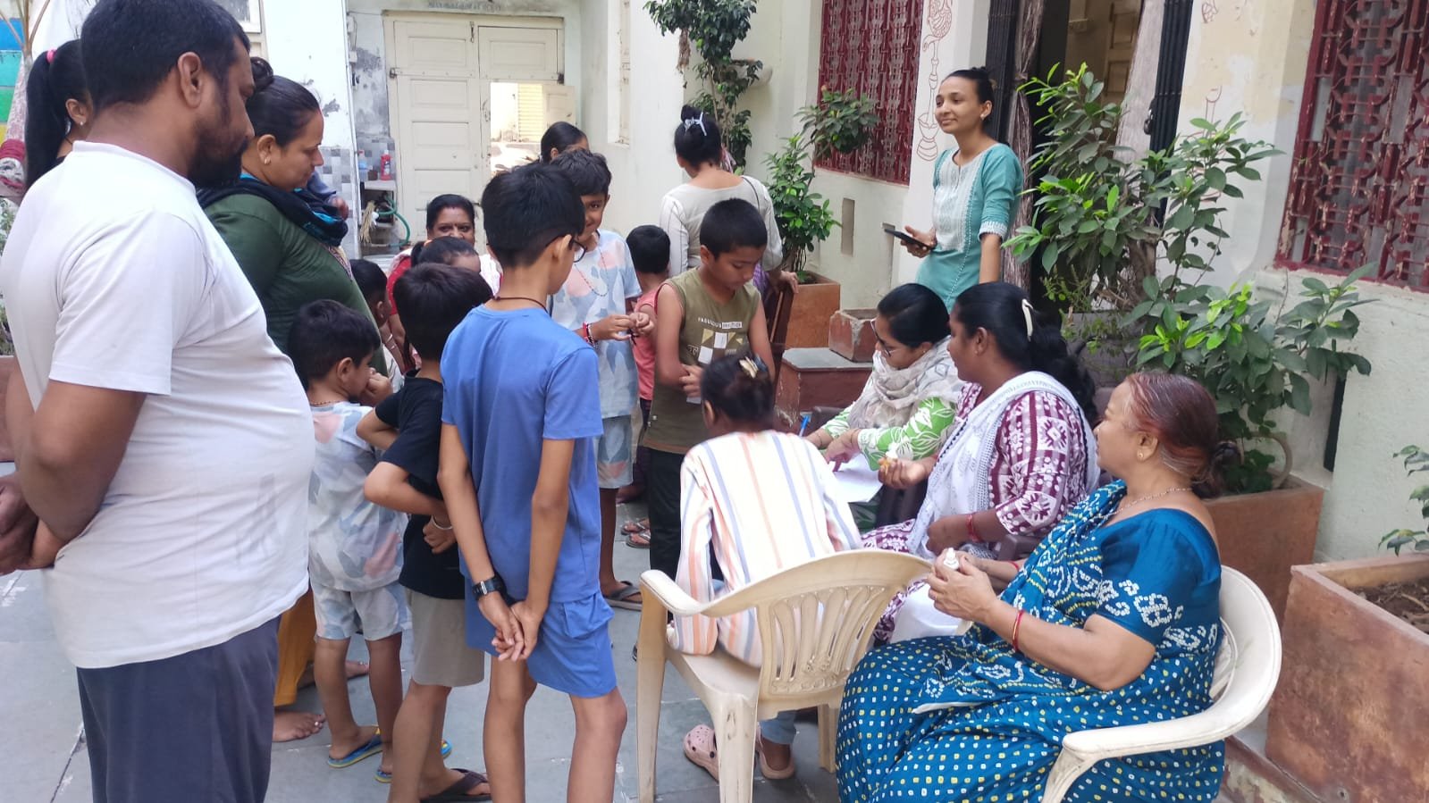  સંસ્કૃતિ આર્ય ગુરૂકૂલમ દ્વારા ૭ લાખથી વધુ બાળકોને સુવર્ણપ્રાશનના  ટીપા પીવડાવાયા