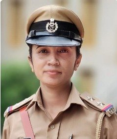 “મધર ડે પર એક પોલીસ માતાની હૃદયસ્પર્શી સંઘર્ષગાથા”