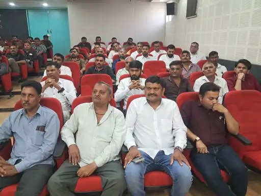 આજી-ન્યારી છલોછલ હોવાના દાવા વચ્ચે છેવાડાના વિસ્તારોના લોકો ટેન્કર પર નિર્ભર