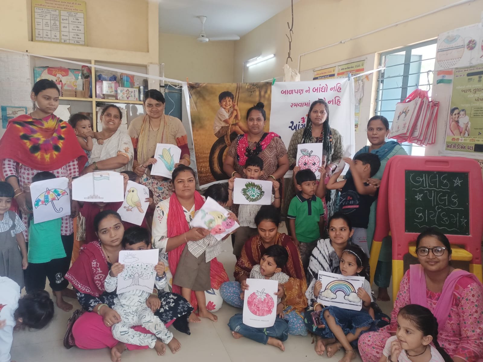 મનપા સંચાલિત વિવિધ આંગણવાડીમાં બાલક-પાલક સર્જન કાર્યક્રમ યોજાયો