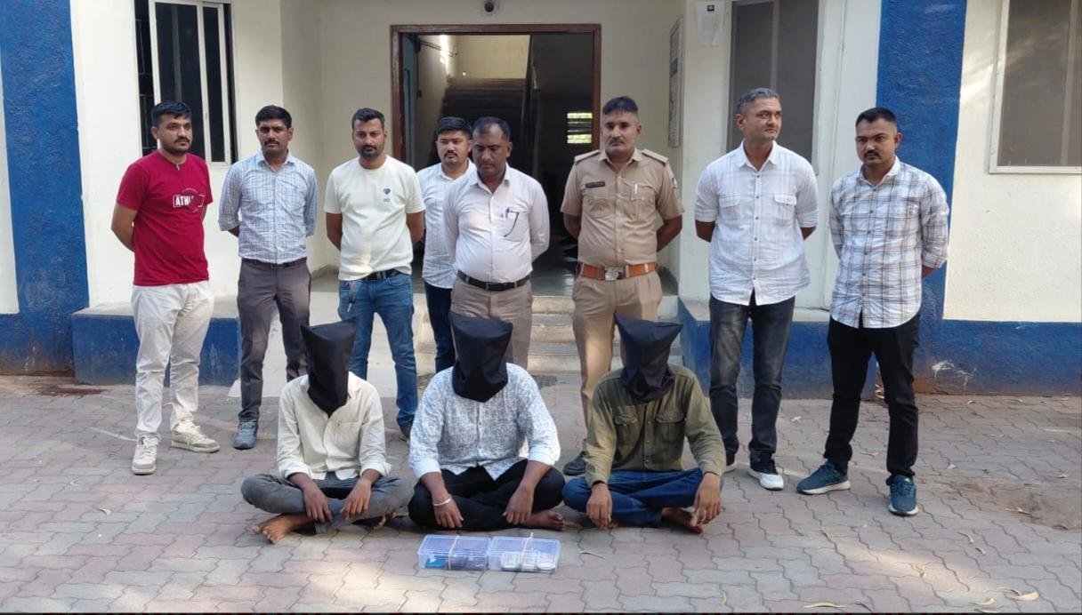 મોરબીમાં 8 લાખની લૂંટનો ભેદ ઉકેલાયો: દુકાનદારે જ આપી હતી ‘ટીપ’