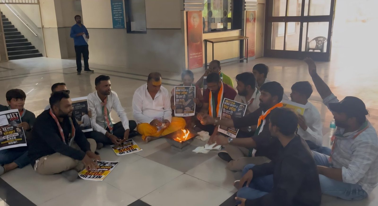  નીટ પેપરલીક કાંડના વિરોધમાં યુનિ.માં NSUIનું હવન