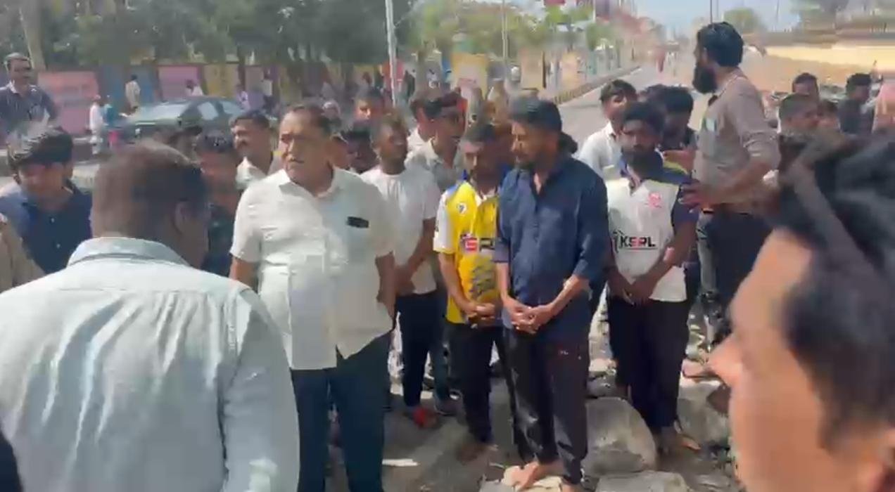 સોમનાથમાં દૂધિયા બાપા નાગદેવતા દેવસ્થાનનું રાત્રીના ડીમોલેશનથી વિવાદ સર્જાયો
