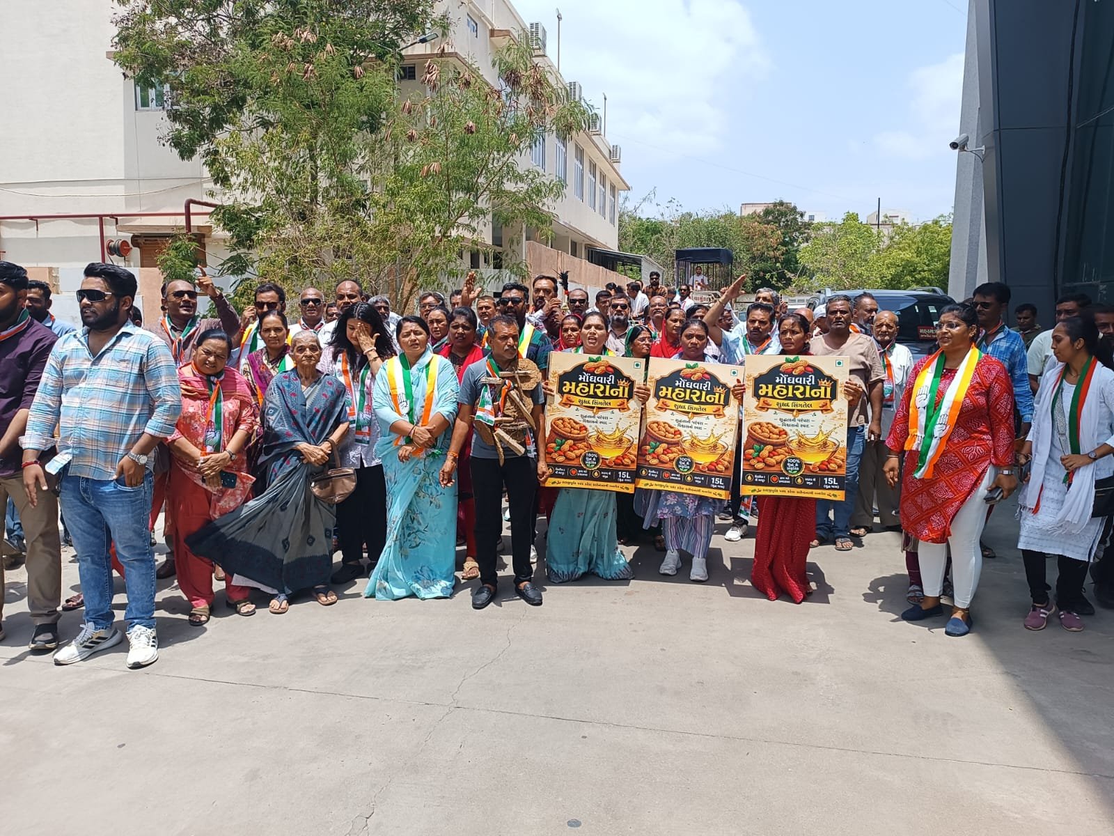 રસોડાથી રસ્તા સુધી લાગેલી ભાવની આગથી જનતા ‘ મોંઘવારીની જેલ’માં કેદ