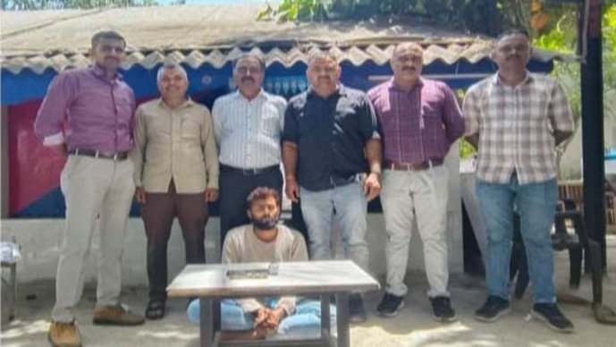  ચાલતી ટ્રેનમાં મુસાફરોના દાગીના-રોકડ સરકાવી લેતો વેરાવળનો ગઠીયો ઝડપાયો